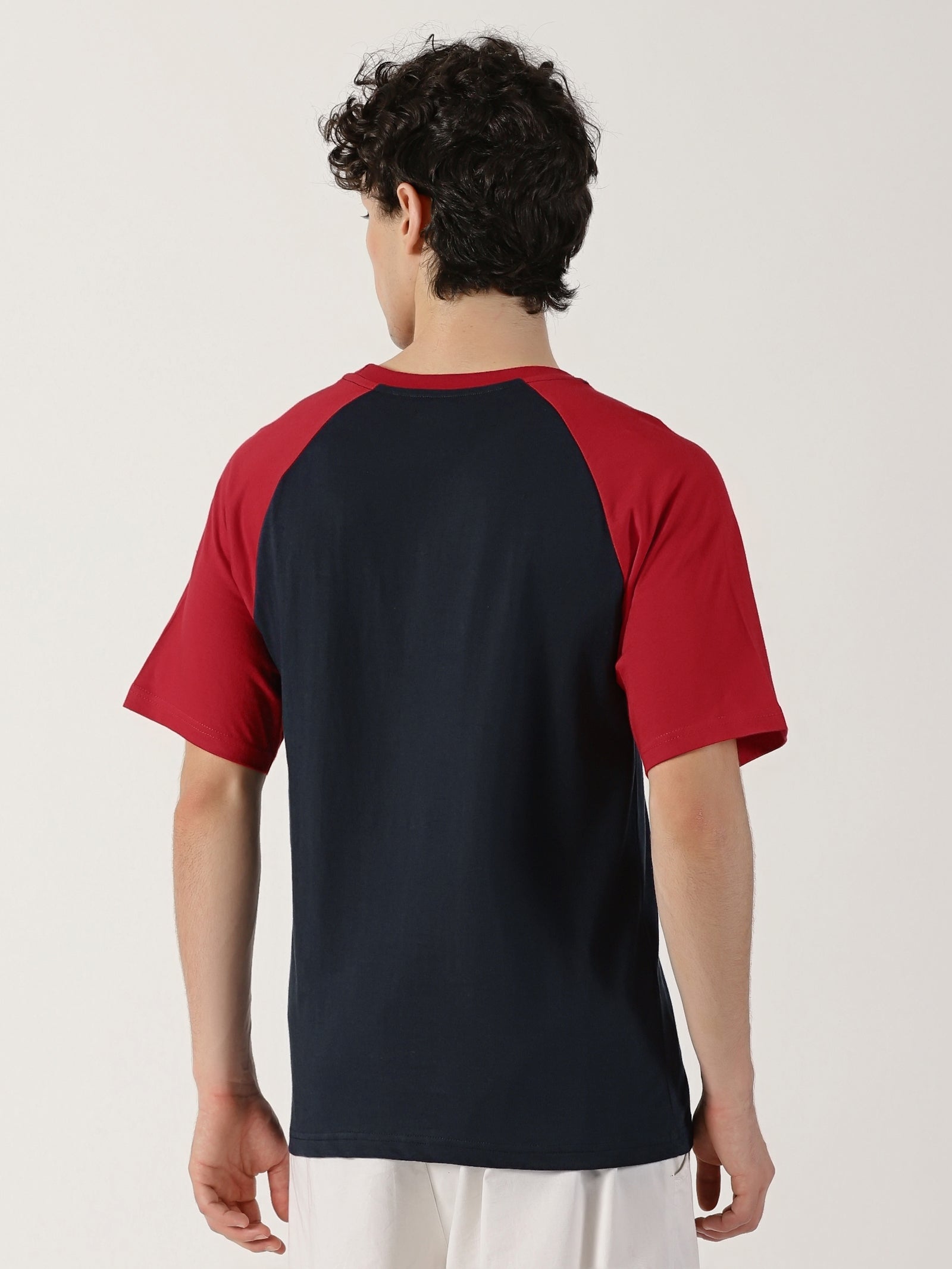 Red Pulse Raglan