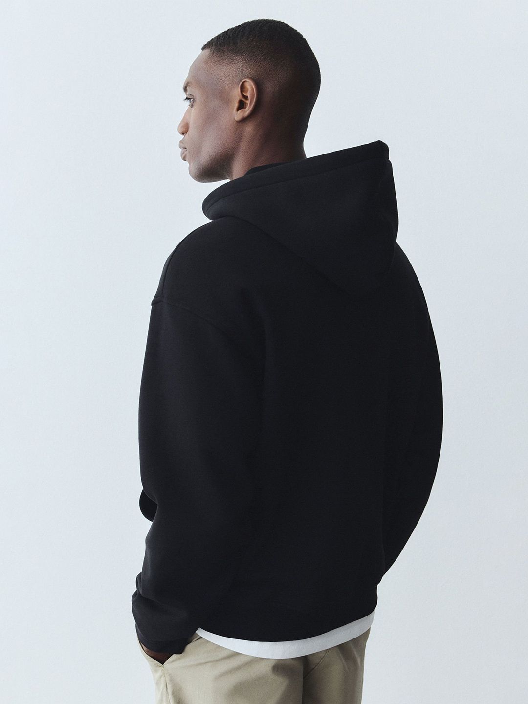 CORE BLACK HOODIE